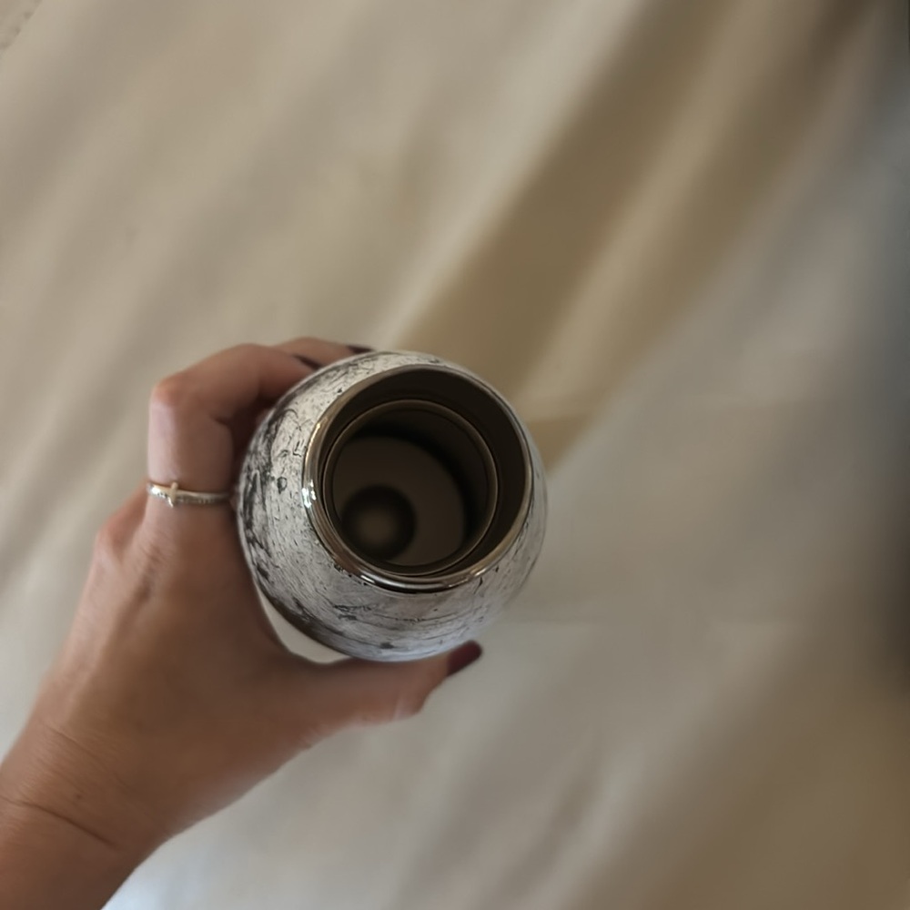 NIB Swell 25oz Canteen White Black Marble - Picture 5 of 5